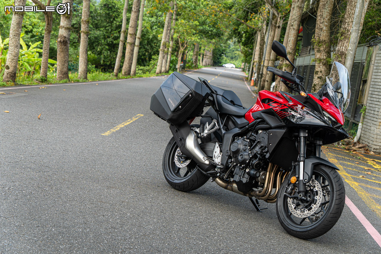 HONDA CB1000 GT 試駕｜不再做選擇，四缸、電懸、運動、舒適我全都要！