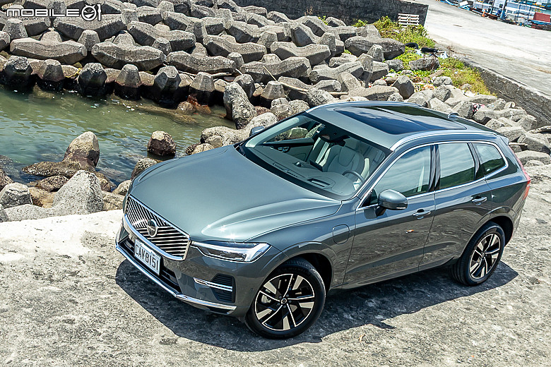 Volvo 小改款 XC60 T8 試駕|除了節能,還讓你有更優雅從容的旅程!