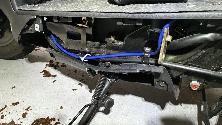 DIY 4k(偽)機車行車紀錄器+car play車機+usb充電器安裝