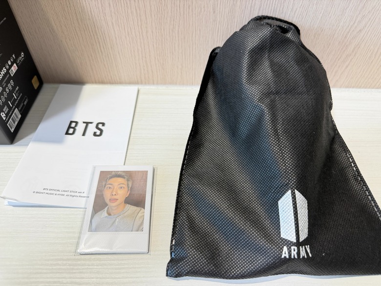終於搶到了!💜 BTS Official Light Stick Ver.4 開箱|11月演唱會前最期待收到的包裹