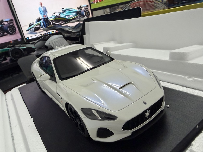 [開箱]1/18 Maserati GranTurismo