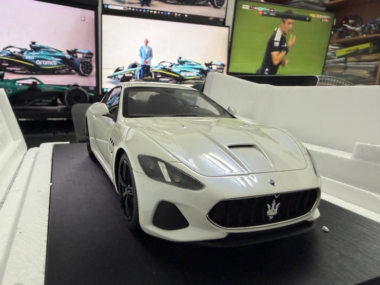 [開箱]1/18 Maserati GranTurismo