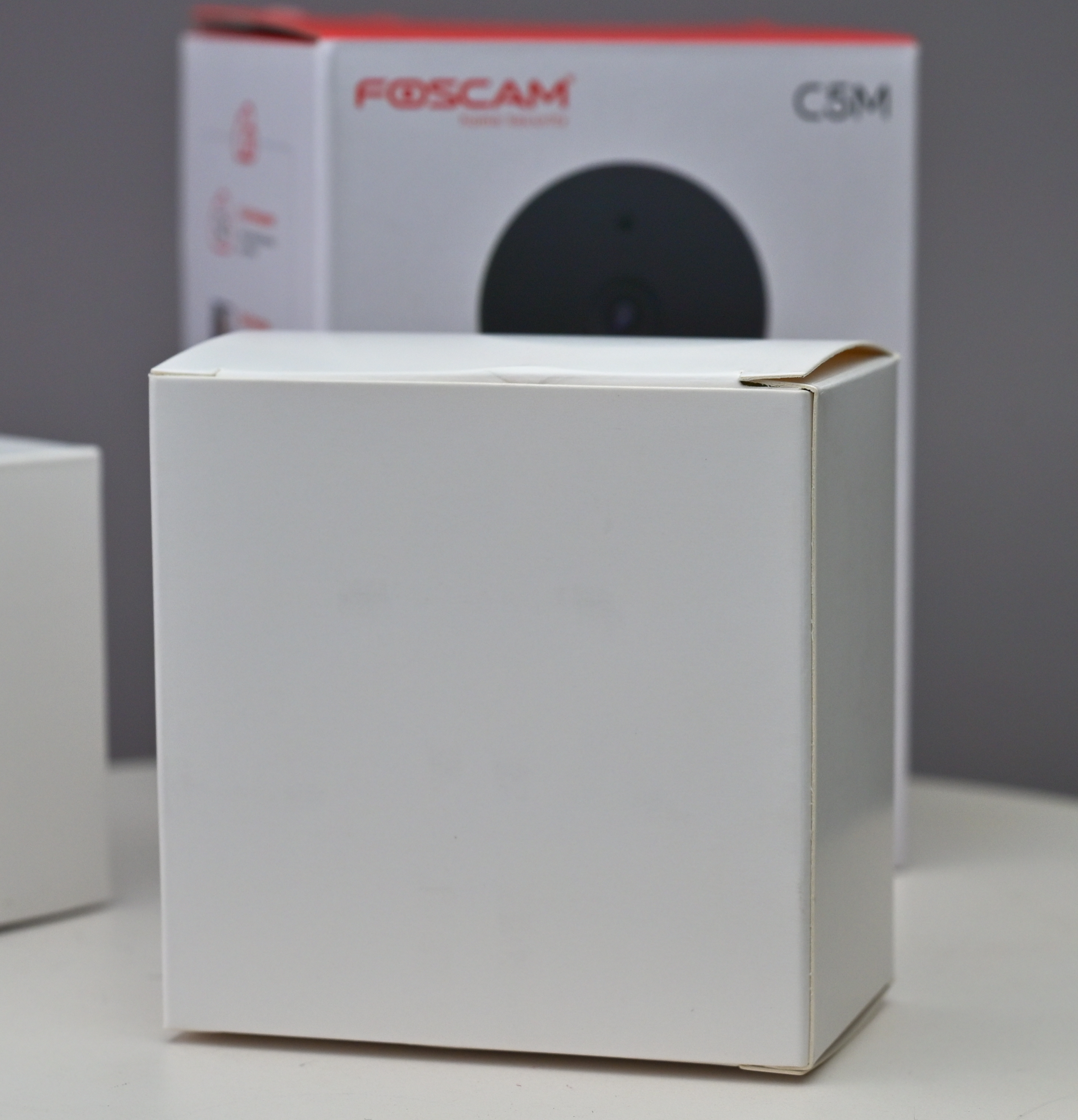 點我看大圖 【不專業開箱】快速開箱! Foscam C5M 開箱:500 萬畫素 3K 超清解析度,小巧便利、守護家人!