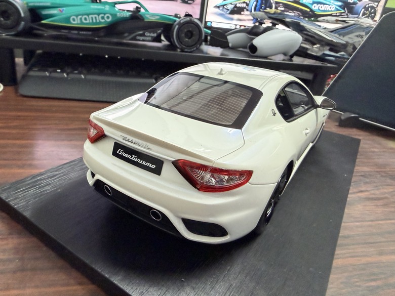 [開箱]1/18 Maserati GranTurismo