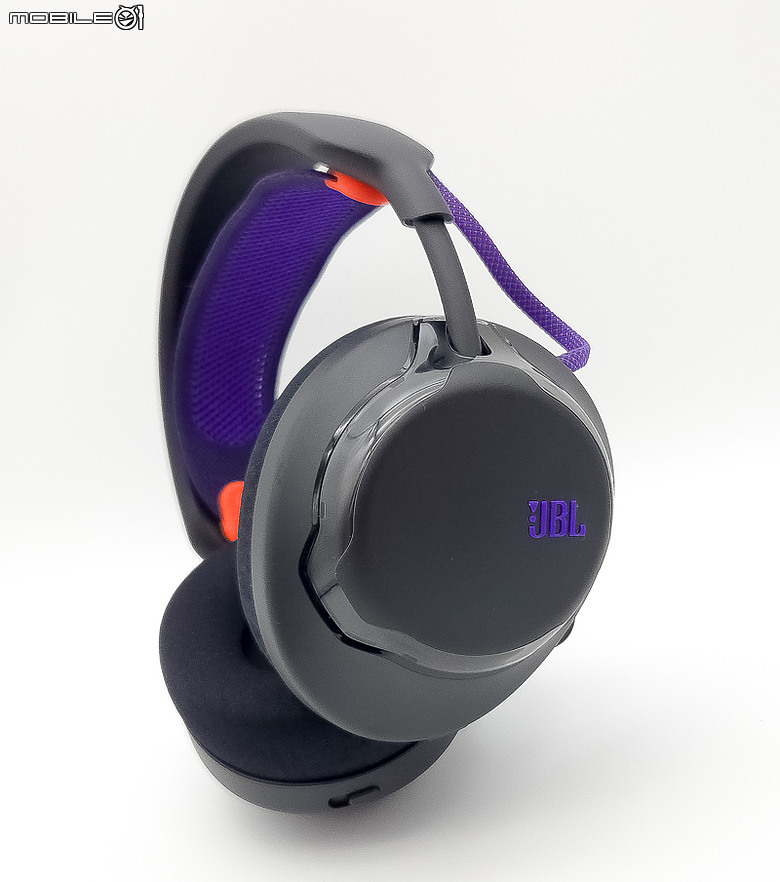 點我看大圖 【北極熊開箱】碳纖維動圈與空間聲學的純粹展現 - JBL Quantum 650 (加映950)