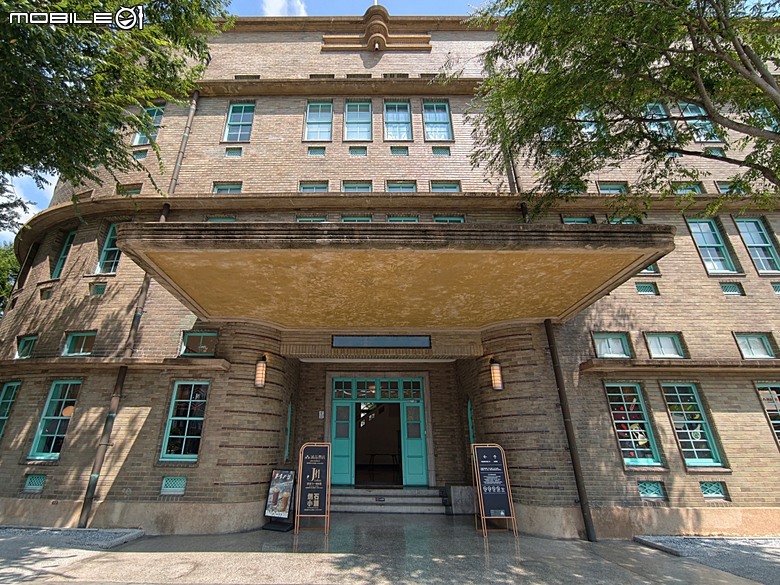 嘉義市立美術館、嘉義文化創意產業園區、嘉義城隍廟、嘉義市郵便局、文化路夜市，外掛美味可口的林聰明沙鍋魚頭、還有繁花似錦的臺南白河蓮花公園 — 2026 端午連假次日遊