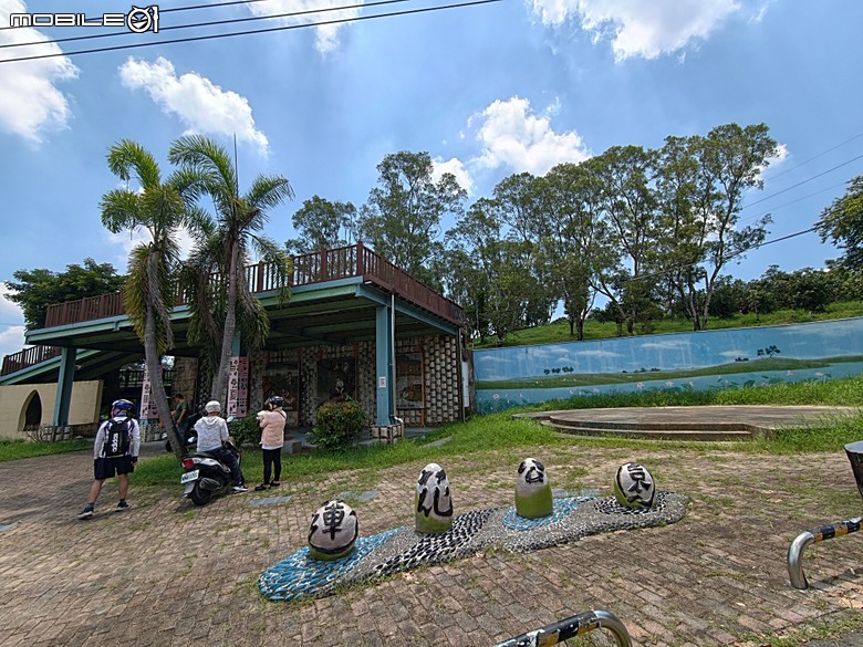 嘉義市立美術館、嘉義文化創意產業園區、嘉義城隍廟、嘉義市郵便局、文化路夜市，外掛美味可口的林聰明沙鍋魚頭、還有繁花似錦的臺南白河蓮花公園 — 2026 端午連假次日遊