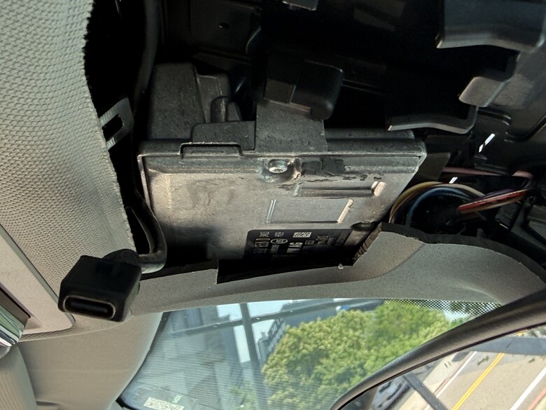 [分享] Škoda Octavia MK4 “噹噹噹”改善方案 (ACC鏡頭模組散熱方案)