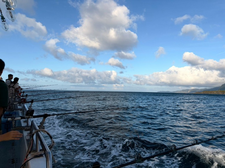 海釣初體驗｜海風、魚竿，還有兩個傻子