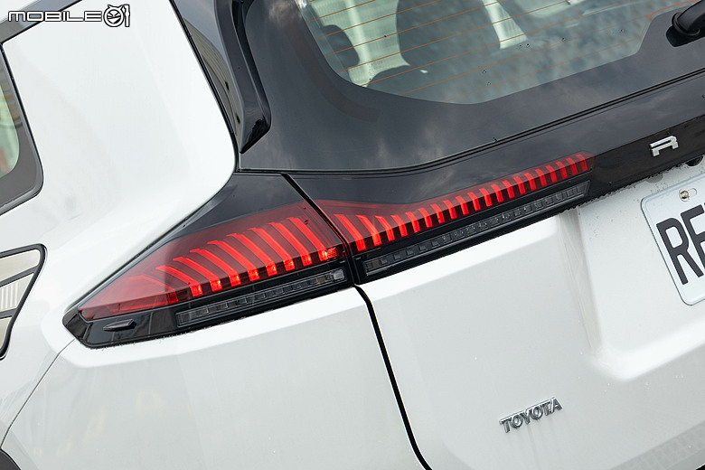 油電車的日韓對決|Toyota RAV4、Kia Sportage 雙車評測以及百公里油耗測試!