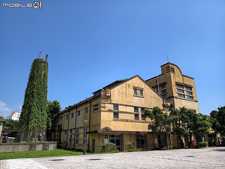 嘉義市立美術館、嘉義文化創意產業園區、嘉義城隍廟、嘉義市郵便局、文化路夜市，外掛美味可口的林聰明沙鍋魚頭、還有繁花似錦的臺南白河蓮花公園 — 2026 端午連假次日遊