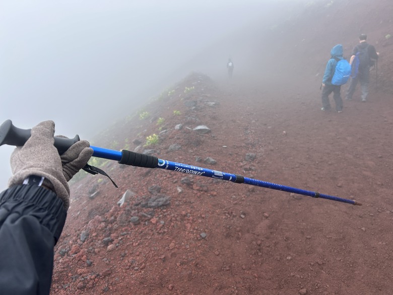 擱一擺雨中完登日本之顛-富士山