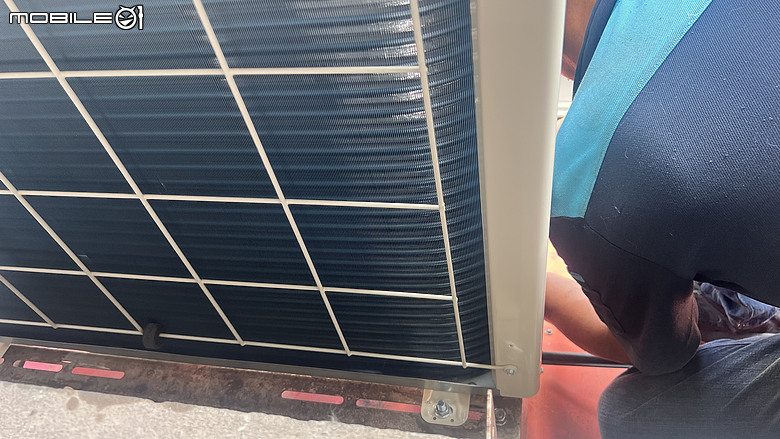 點我看大圖 【施工全紀錄】我家太座為了老鷹換冷氣 國際牌CS-UX36FA2+CU-UX36FHA2 舒服~