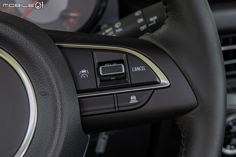 Suzuki Jimny 新年式試駕|補齊ACC、價格凍漲,不再只是任性的大玩具!