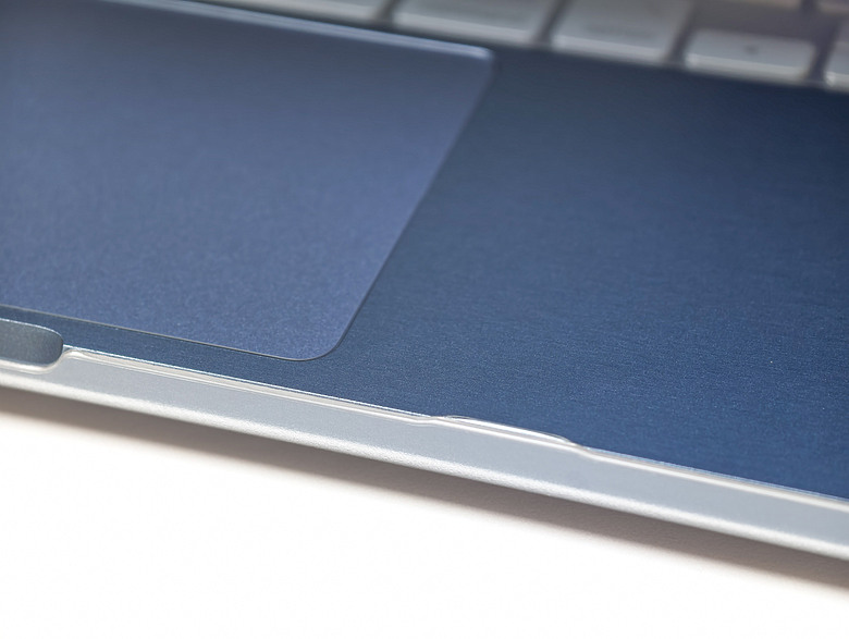 【MacBook防護三法寶】河馬引力HIPPORIZZ Aero 零感鍵盤膜 ▪ Frosta 磨砂保護殼 ▪ WasserElegant 筆電內袋 -開箱評價|實際使用心得與推薦