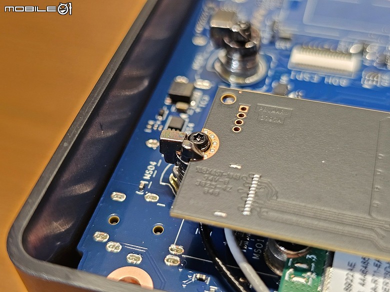 點我看大圖 GIGABYTE BRIX GB-BRU7-255H 迷你電腦開箱