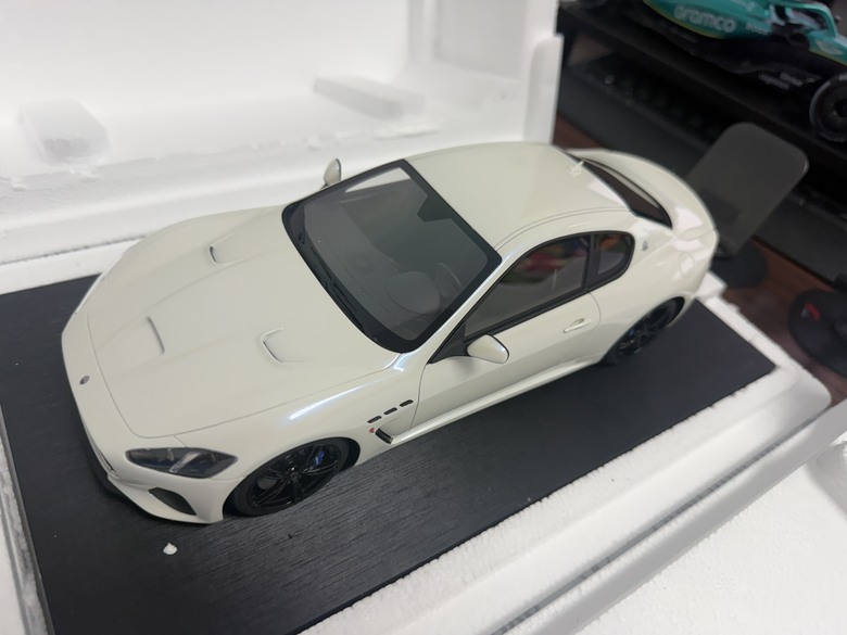 [開箱]1/18 Maserati GranTurismo