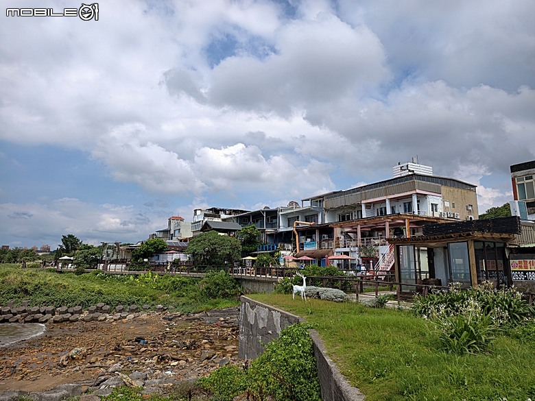 沙灘皮克敏探索之新北市篇 — 萬里海水浴場、金山中角、貢寮福隆海水浴場、石門白沙灣、三芝淺水灣、淡水沙崙、淡江大橋,還有Bossa Nova巴莎諾瓦海景餐廳與依海廚房之吃吃喝喝