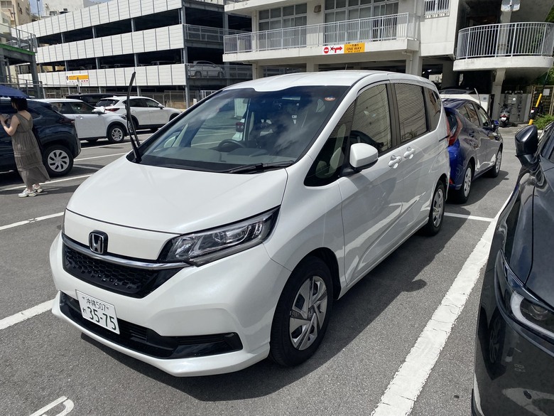 沖繩租車遊~Honda Freed油電