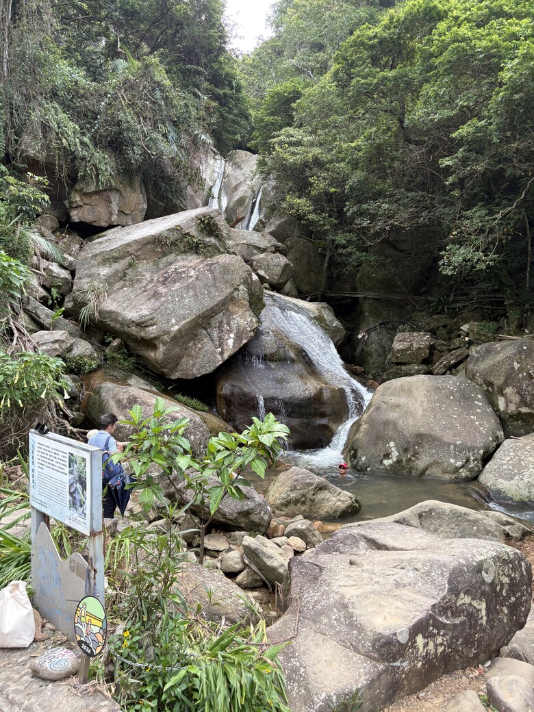 暑假第一站：內湖大溝溪，走進圓覺瀑布的一堂戶外自然課