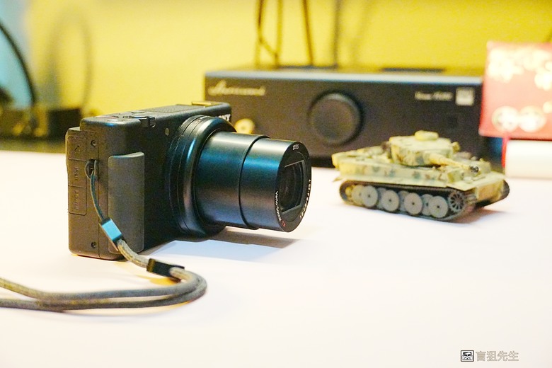 【盲狙先生傳124】SONY ZV-1 & ZV-1M2 | ❤️旅人的觀景小列車❤️ 輕巧方便的旅拍\生活紀錄vLog機，只能二選一你的決定?