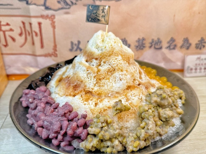 自製三款剉冰糖水，還有懷舊冰袋、飲料、冰棒與古早味滷肉飯