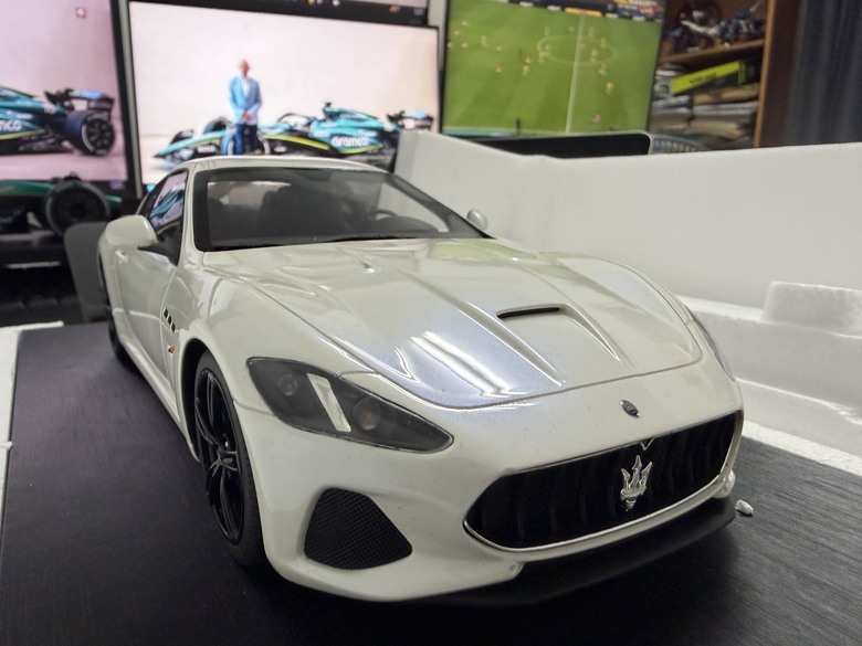[開箱]1/18 Maserati GranTurismo