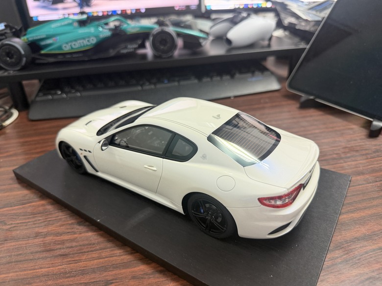 [開箱]1/18 Maserati GranTurismo