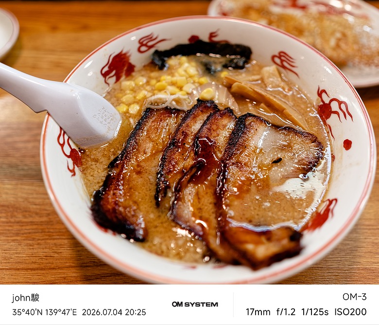 點我看大圖 再看一次東京第二日(川越(小江戶)、西櫻亭-川越店、米飛兔 MIFFY KITCHEN & BAKERY川越店、冰川神社、小川菊-鰻魚飯、新宿街頭貓咪、清州橋下、焼き豚ラーメン 東煌)(OM SYSTEM OM-1II、OM-3、OM-5II、TG-7)