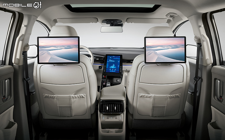 【國內新訊】Hyundai Custin新增「Royal」旗艦車型，售價163.9萬元享雙色外觀、專屬御境白內裝！