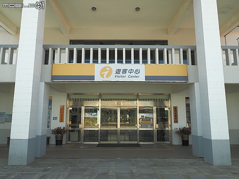 沙灘皮克敏探索之新北市篇 — 萬里海水浴場、金山中角、貢寮福隆海水浴場、石門白沙灣、三芝淺水灣、淡水沙崙、淡江大橋,還有Bossa Nova巴莎諾瓦海景餐廳與依海廚房之吃吃喝喝