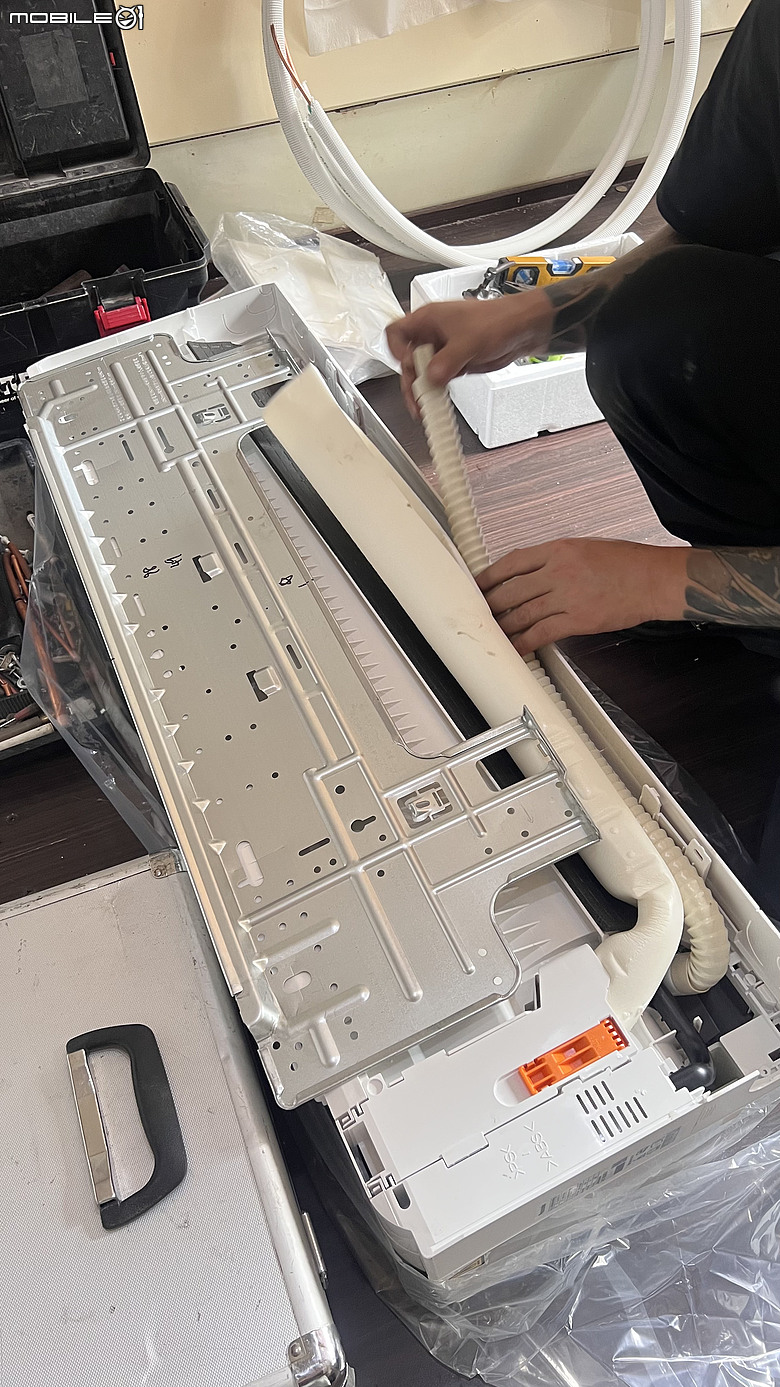 點我看大圖 【施工全紀錄】我家太座為了老鷹換冷氣 國際牌CS-UX36FA2+CU-UX36FHA2 舒服~