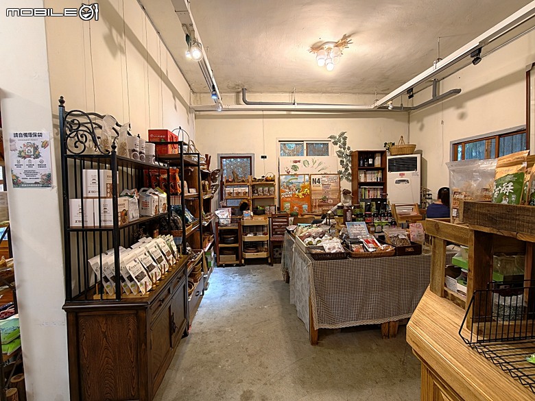竹北新瓦屋客家文化保存區、采田福地、竹北泉州厝汾陽堂、東平問禮堂、竹北福佑宮(十三伯公)、蓮華寺、附掛美食之一浪拉麵 — 竹北一日雨中散策