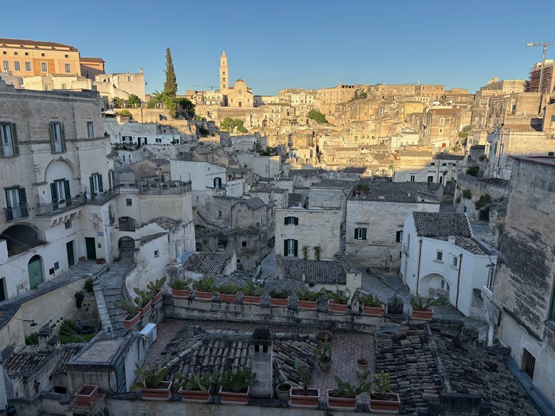 點我看大圖 意大利🇮🇹Bari巴里港之旅第一天,到達Matera馬泰拉古城