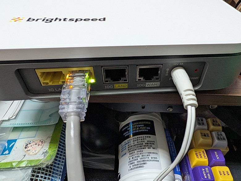 點我看大圖 洋垃圾WIFI7路由XR1710G開箱