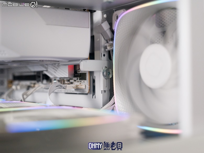 方正造型海景小機殼 幾何未來 Model 3 哪吒