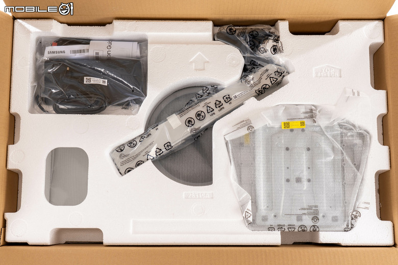 三星 Odyssey OLED G8 G80SH 遊戲螢幕開箱體驗 最新五層面板與抗炫光技術帶來更舒適視覺感受