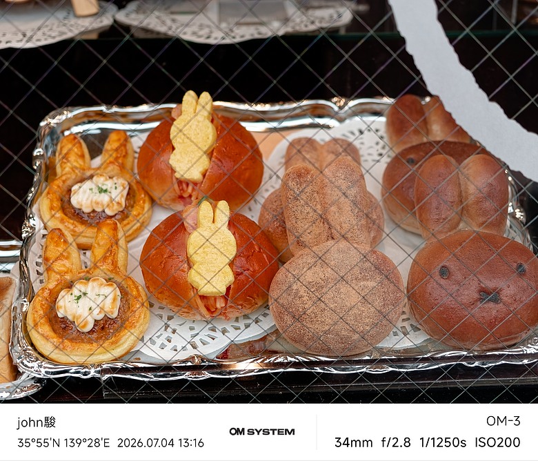 點我看大圖 再看一次東京第二日(川越(小江戶)、西櫻亭-川越店、米飛兔 MIFFY KITCHEN & BAKERY川越店、冰川神社、小川菊-鰻魚飯、新宿街頭貓咪、清州橋下、焼き豚ラーメン 東煌)(OM SYSTEM OM-1II、OM-3、OM-5II、TG-7)