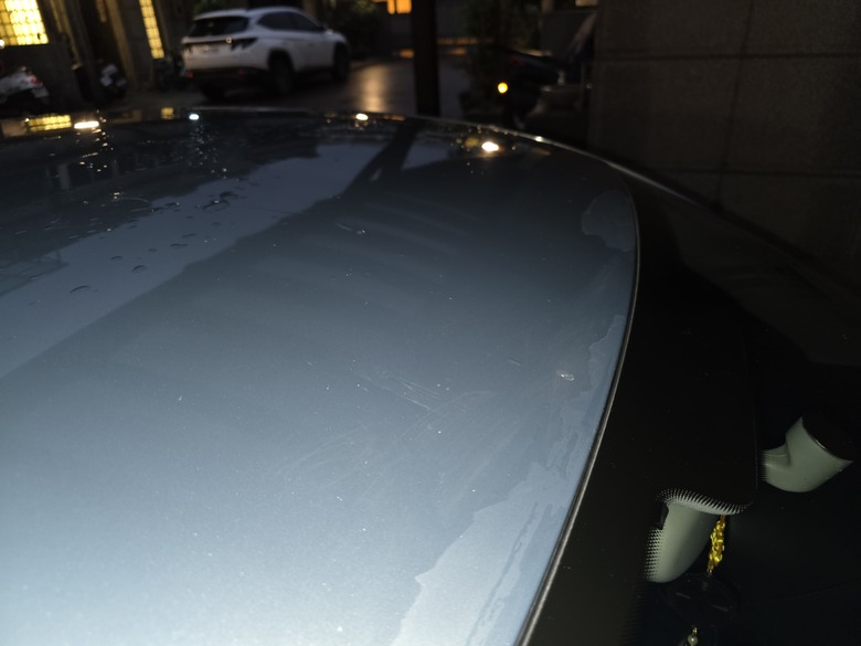 點我看大圖 把車子送去前擋拋光以後車頂禿了