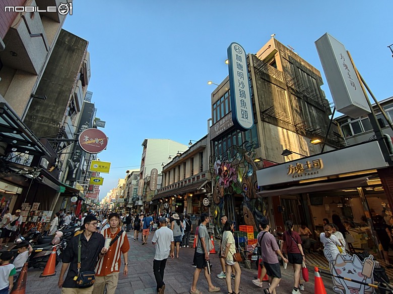 嘉義市立美術館、嘉義文化創意產業園區、嘉義城隍廟、嘉義市郵便局、文化路夜市，外掛美味可口的林聰明沙鍋魚頭、還有繁花似錦的臺南白河蓮花公園 — 2026 端午連假次日遊