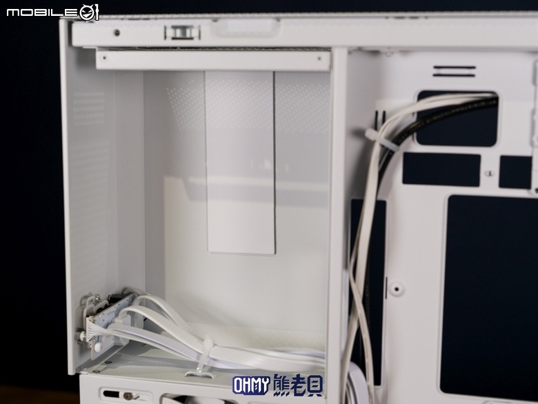 方正造型海景小機殼 幾何未來 Model 3 哪吒