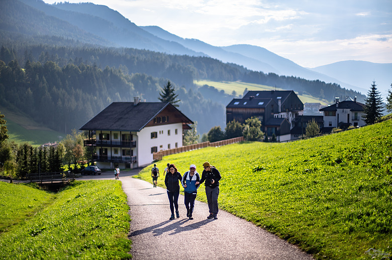 點我看大圖 2024瑞士義大利山脈之旅之19、0827 Panorama di Santa Maddalena富內斯山谷