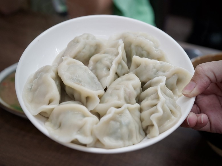 【食記】雲林美食推薦|牛三寶滷味拼盤是隱藏主場,牛腱滷透、牛筋軟Q、牛肚留蜂巢紋,一盤三種口感