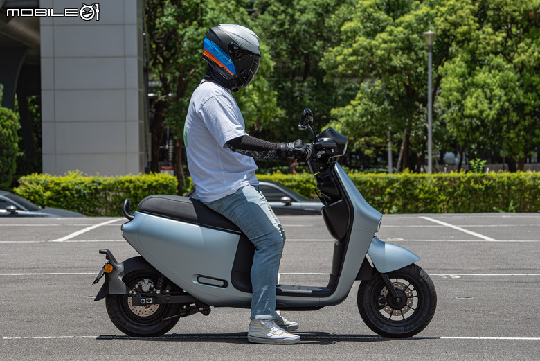Gogoro Luna試駕報告｜三段動力模式更好用，動態表現更柔和