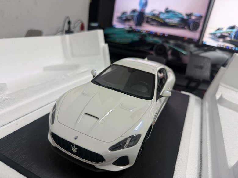 [開箱]1/18 Maserati GranTurismo