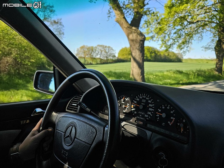 經典試駕|Mercedes-Benz W140 600 SEL,12缸大水牛的無窮魅力!