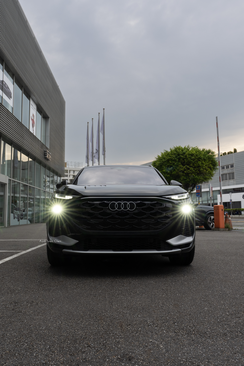交車分享｜Audi Q3 TFSI quattro 150kW S line｜金屬神迷黑・Mythos Black・0E