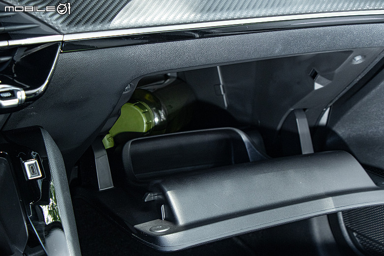 Peugeot 208 小改款試駕|不只賣浪漫情懷,更要用豐富內涵留住你的愛!