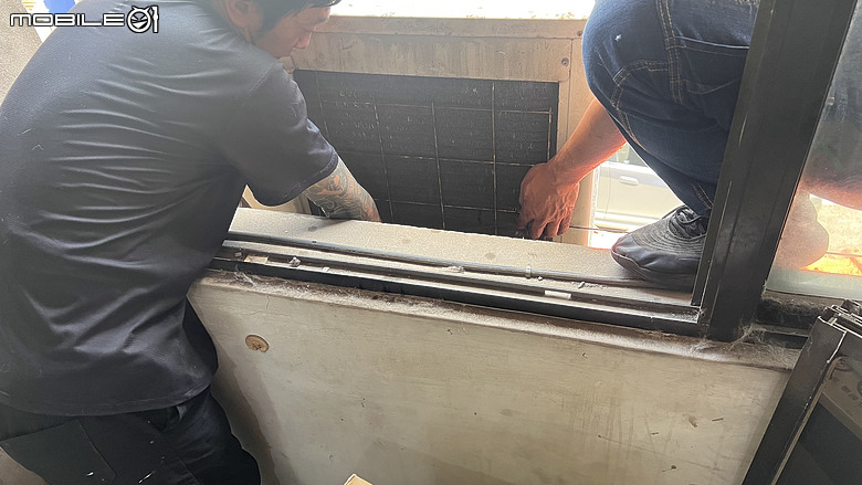 點我看大圖 【施工全紀錄】我家太座為了老鷹換冷氣 國際牌CS-UX36FA2+CU-UX36FHA2 舒服~