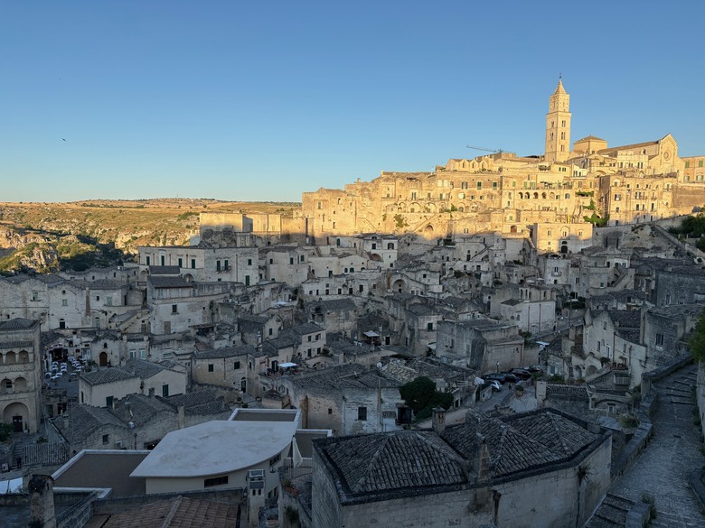 點我看大圖 意大利🇮🇹Bari巴里港之旅第一天,到達Matera馬泰拉古城